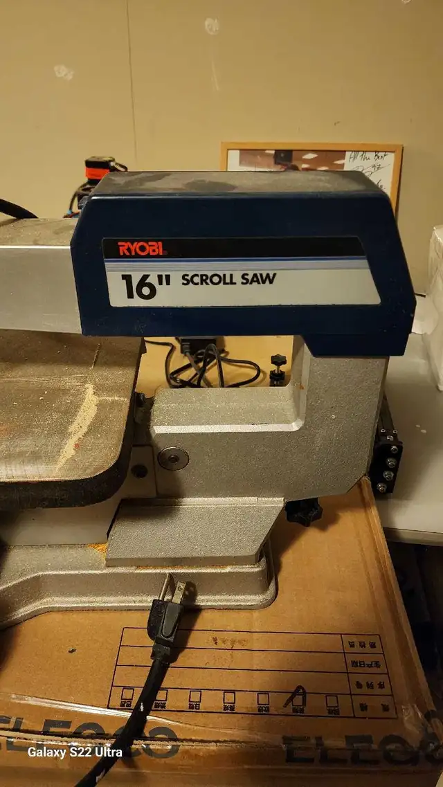 Ryobi 16 in scroll saw in Power Tools in London - Image 3