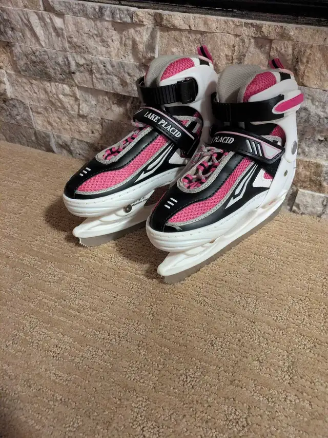 Girls skates  in Skates & Blades in Windsor Region - Image 2