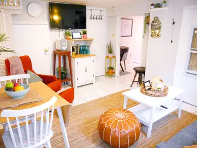 Complete 1-Bed Apartment / AirBnb Furnishings - Asking $5,500, View more