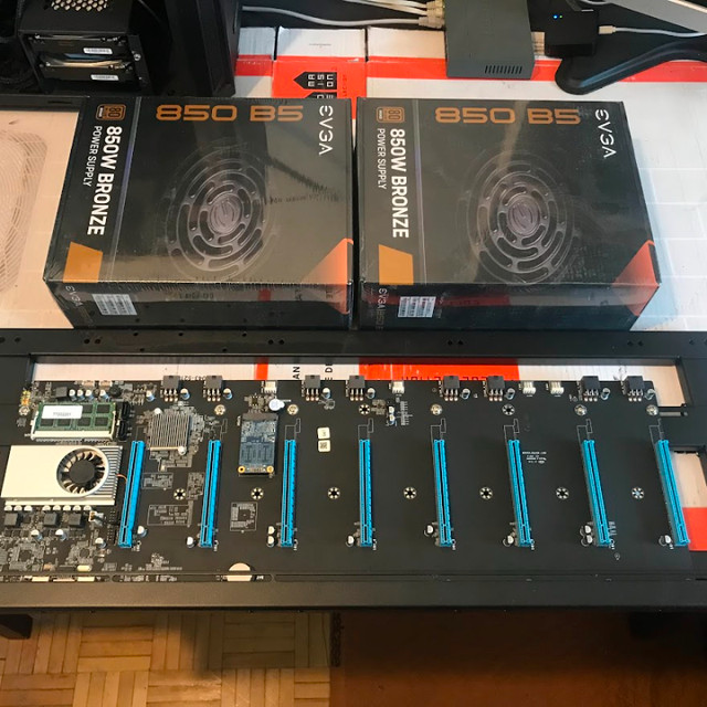 Mining RigMEW, $ 800,-Mining Rig, Without Graphic Cardnew dans Ordinateurs de bureau  à Ville de Montréal