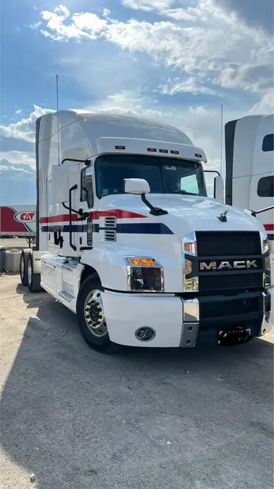 This truck is clean, reliable and Ideal for owner-operators . This truck provides fuel efficiency, d...