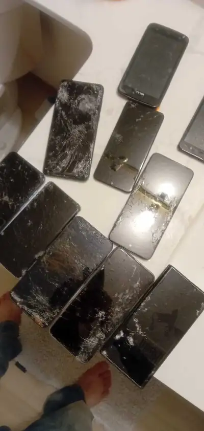 10 broken phones all my phones in last few years , View more