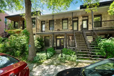 Renovated & Spacious 2BR APT - Plateau Mont-Royal - JULY 1st