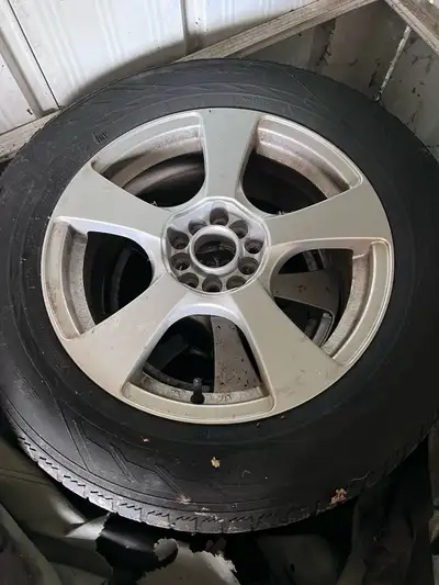 Nokian Hakkepeliitta R2 suv tires 235/60 R17 with aluminum rims - set of 4. Fit for 2011 Toyota Sien...