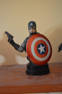 Marvel Avengers Captain America gentle giant bust.