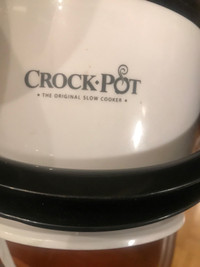 Small Crock-Pot that keeps warm for travel and lunch