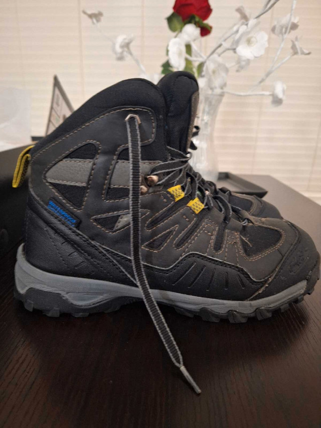 Steel toe boots mens 8 in Men's Shoes in Edmonton - Image 4