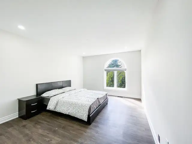 Shared room for rent - Hamilton in Room Rentals & Roommates in Owen Sound - Image 5