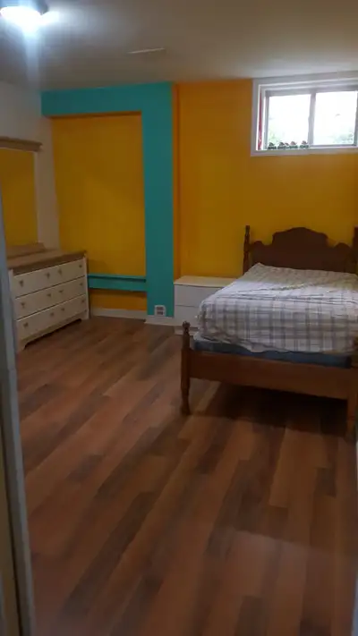 Indian girl offering a private room for a girl near Centennial