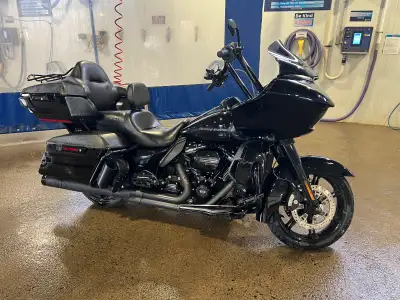 2021 Harley Road Glide Ultra Limited. Ultra Limited is the model that comes with trunk and lowers fr...