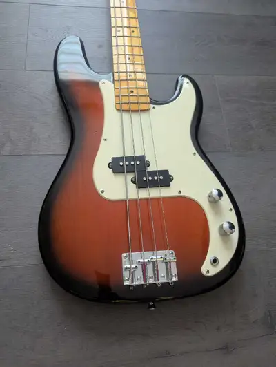 Jay Turser Vintage series bass guitar, View more