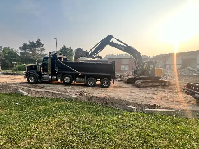 Dump Trucks for Hire561999898152151045