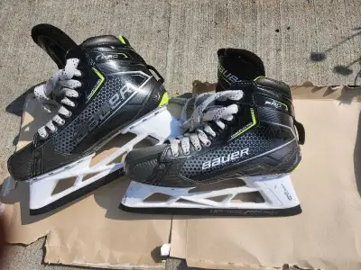 Bauer PRO goalie skates right toe cracked, View more