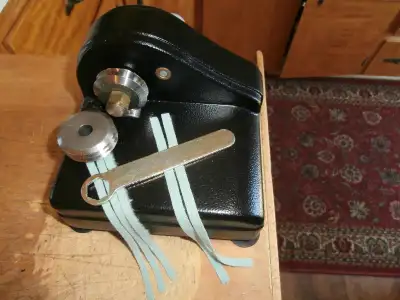 For sale a Black Bliss Rug Hooking Cutter with #8 and #6 blades . The cutter has been taken apart an...