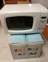 New Westinghouse Microwave Oven 0.6 CU Ft
