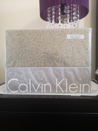 Calvin Klein Queen Sheet Set