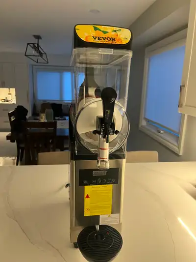 Brand new never used $ 800 cash only serious buyers only!!!