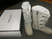 Nine West size 13 (20.3 cm) off white boots