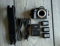 Sony A7R iii + 3 batteries, charger, strap
