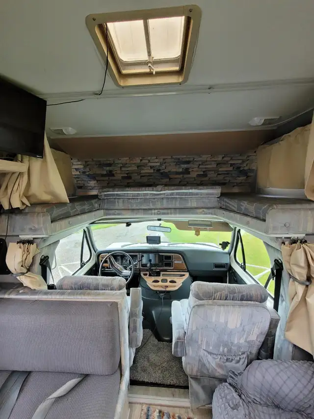---- SOLD ---- 30' C Class Oakland Ford E-350 motorhome in RVs & Motorhomes in Calgary - Image 5