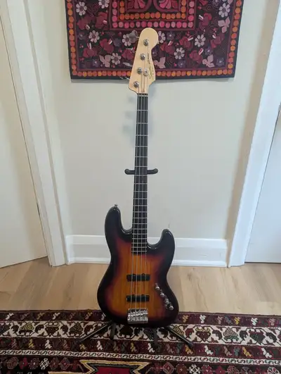 Squier Deluxe Active Jazz Bass IV, View more