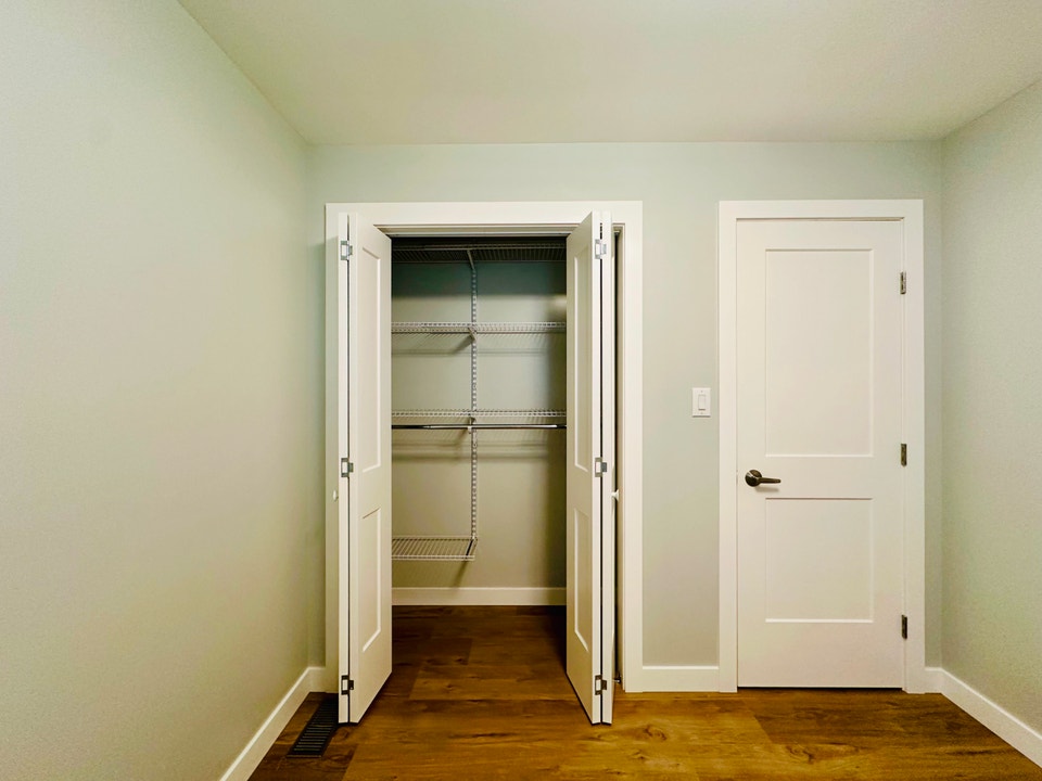Beautifully renovated Cozy Mobile Home for Rent 1055 Chippewa Rd 5