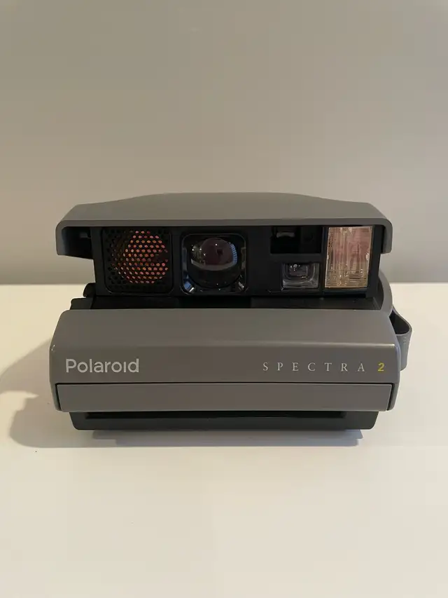 Vintage Polaroid Spectra 2 Instant Camera – Excellent Condition