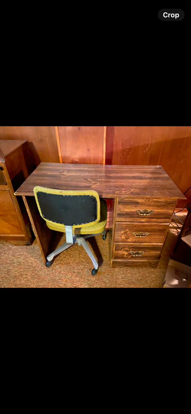 Student desk in Desks in Ottawa - Image 2