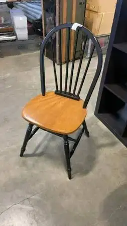 DINING CHAIRS SET OF 3 WOODEN in Chairs & Recliners in Delta/Surrey/Langley - Image 3