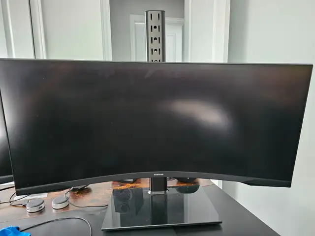 Monitor Samsung 34" Odyssey G5 Gaming - UWQHD 165Hz HDR AMD in Monitors in City of Toronto - Image 2