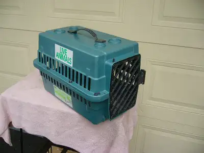 Cage pour petits animaux. Verte/grise. Comme neuve., View more