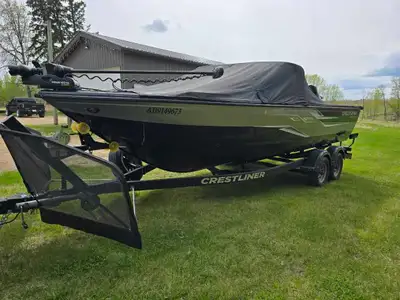 2022 Cresliner 2250 sport fish ,300 HP merc four stroke ,hummingbird fish finders ,minkota Terrova t...