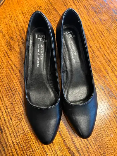 Women’s size 7 shoes, View more