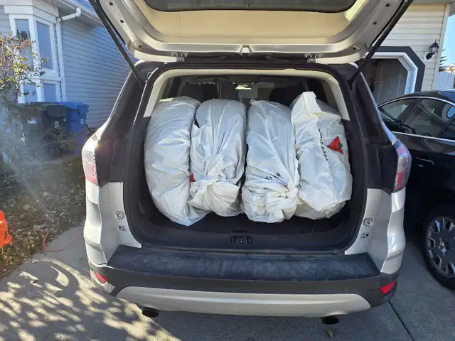 FORD ESCAPE 2017 AWD SE in Cars & Trucks in Calgary - Image 10