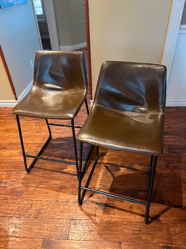Leather Bar Stools in Chairs & Recliners in Kitchener / Waterloo - Image 2