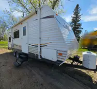 2013 Travel trailer like new condition 