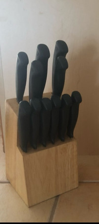 11 piece knife set with wood block