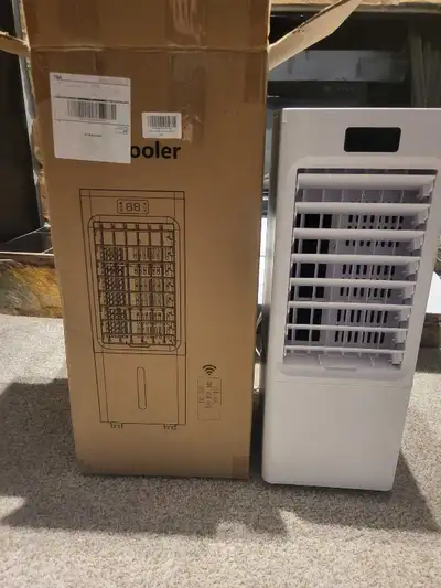 Stay cool this summer with this POLEER air cooler! This unit is new, still in its original box and i...