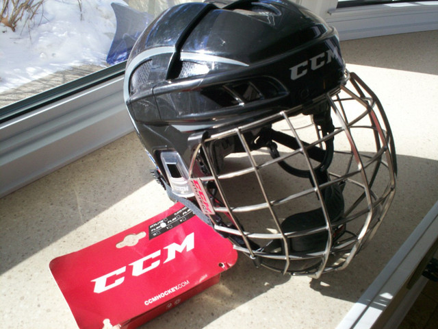 Casque neuf de hockey medium CCM Fitlite Hockey Helmet Combo. dans Hockey  à Ouest de l’Île