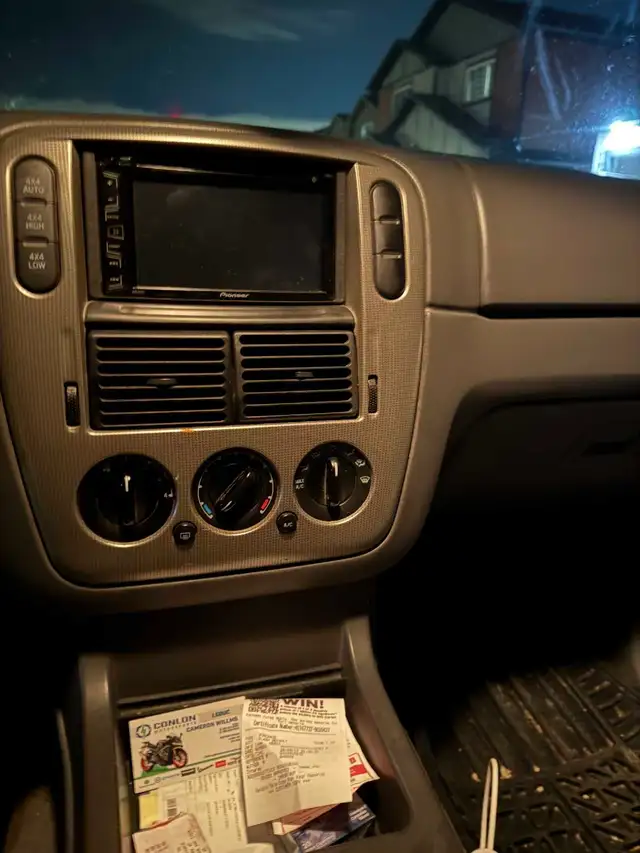 2004 ford explorer 495411922364672002
