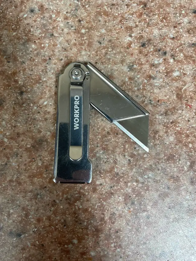 Utility knife in Hand Tools in Windsor Region - Image 4