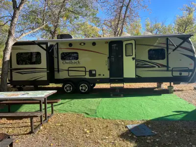 2015 Keystone Outback Model 29RE I excellent condition. Has Arctic and Diamond packages , three slid...
