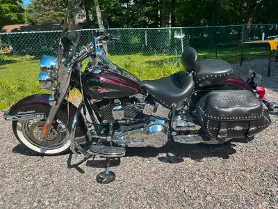 2005 HD heritage Softail Classic 32,806 km 88 twin cam New white wall tires - (2 day trips only) Col...