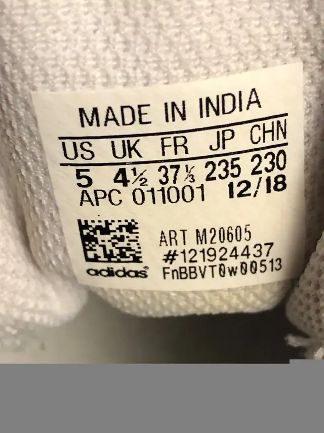 Stan Smith Adidas Sneakers- $30 in Women's - Shoes in Calgary - Image 8