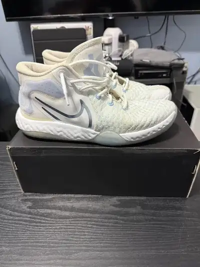 Nike KD Trey 5 VIII Size 10mens Basketball Shoes, View more