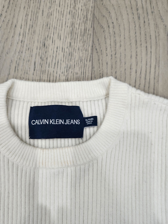 Womens Calvin Klien Sweater in Women's - Tops & Outerwear in Markham / York Region - Image 2