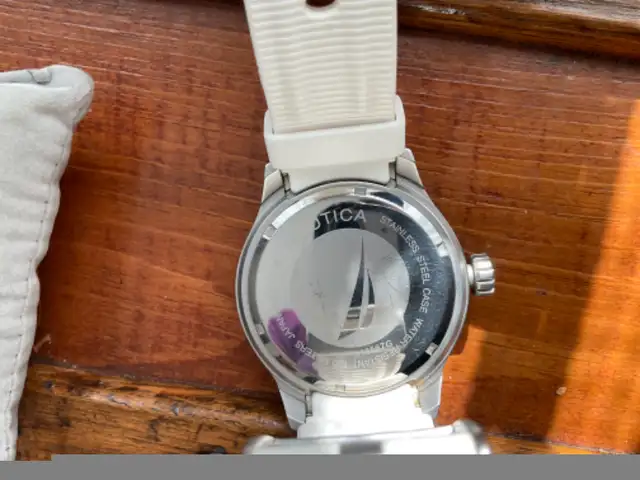 Montre Nautica pour homme in Jewellery & Watches in West Island - Image 3