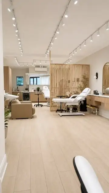 Private beauty room for rent in Hair Stylist & Salon in City of Toronto - Image 6