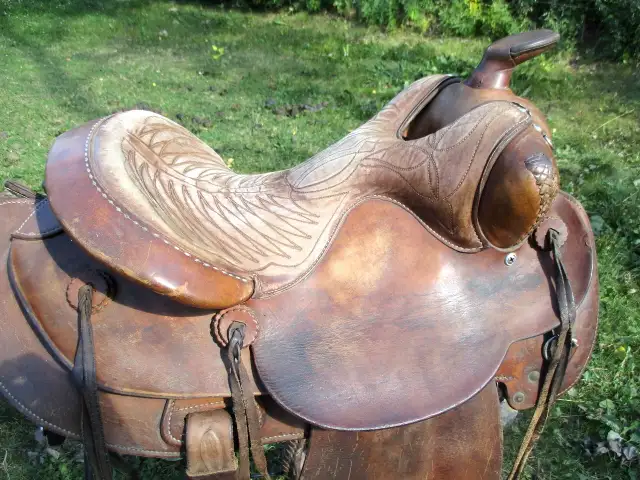 15" Bona Allen saddle, made in USA in Equestrian & Livestock Accessories in Dawson Creek - Image 10