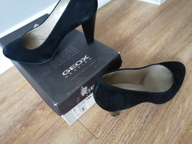 GEOX Respira  black Suede shoes .3inch heel',good condition in Women's - Shoes in City of Toronto - Image 2